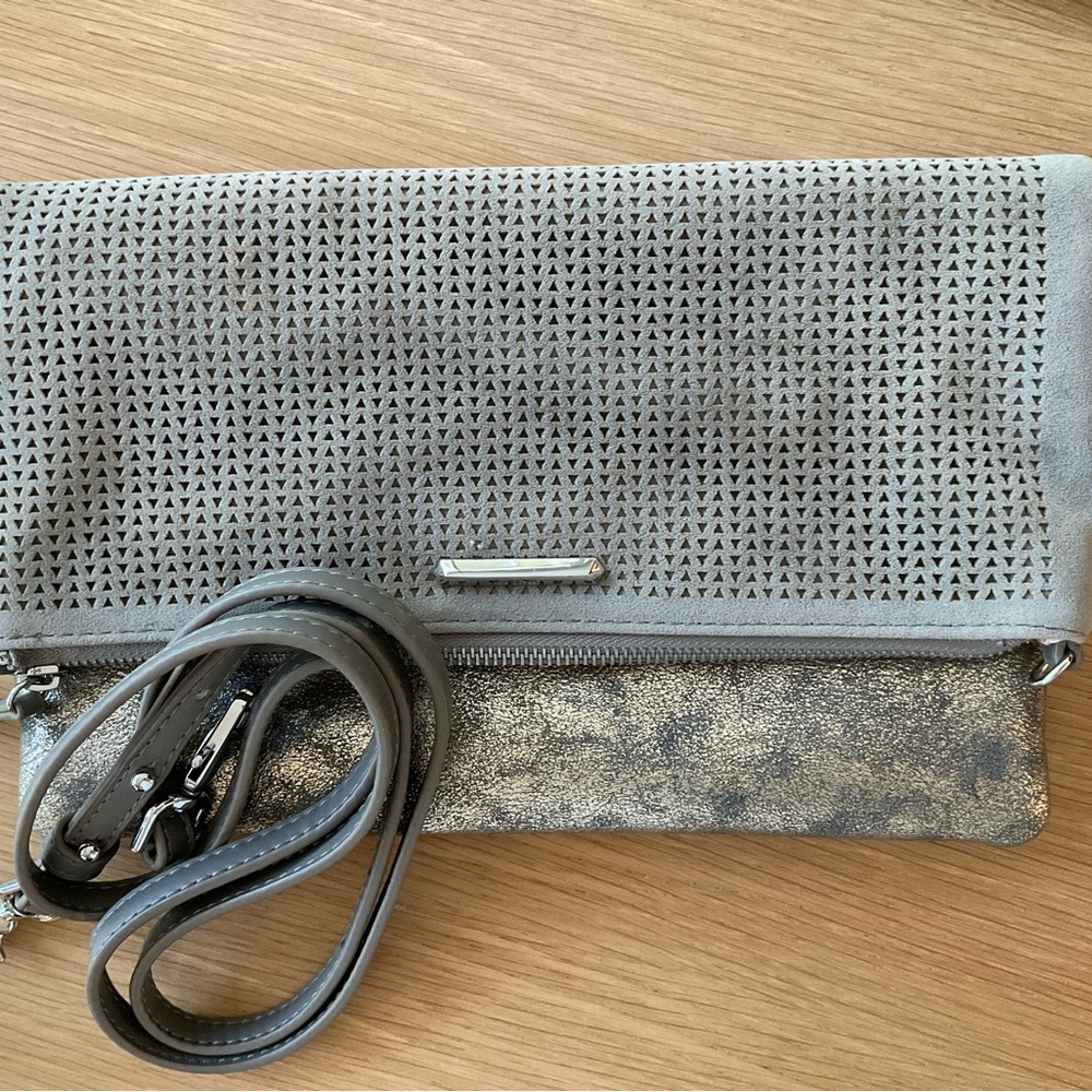 Stella & Dot Waverly Petite  In Beige Taupe Metallic 2 In 1 Clutch/Crossbody